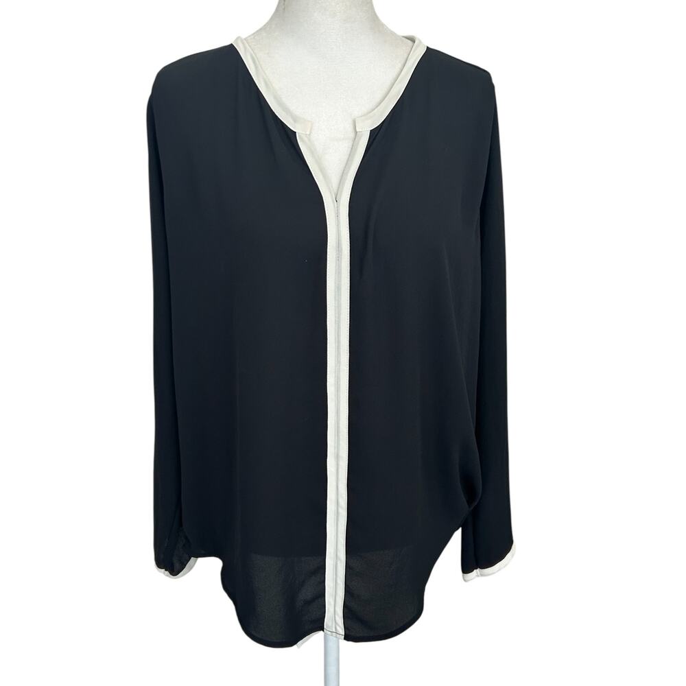 Veronica M. Black and Ivory V-Neck Classic Top Blouse Womens Size Small